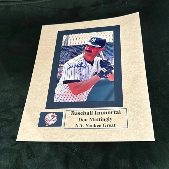 Autograph don  Mattingly New York Yankees photo - Picture 1 of 1